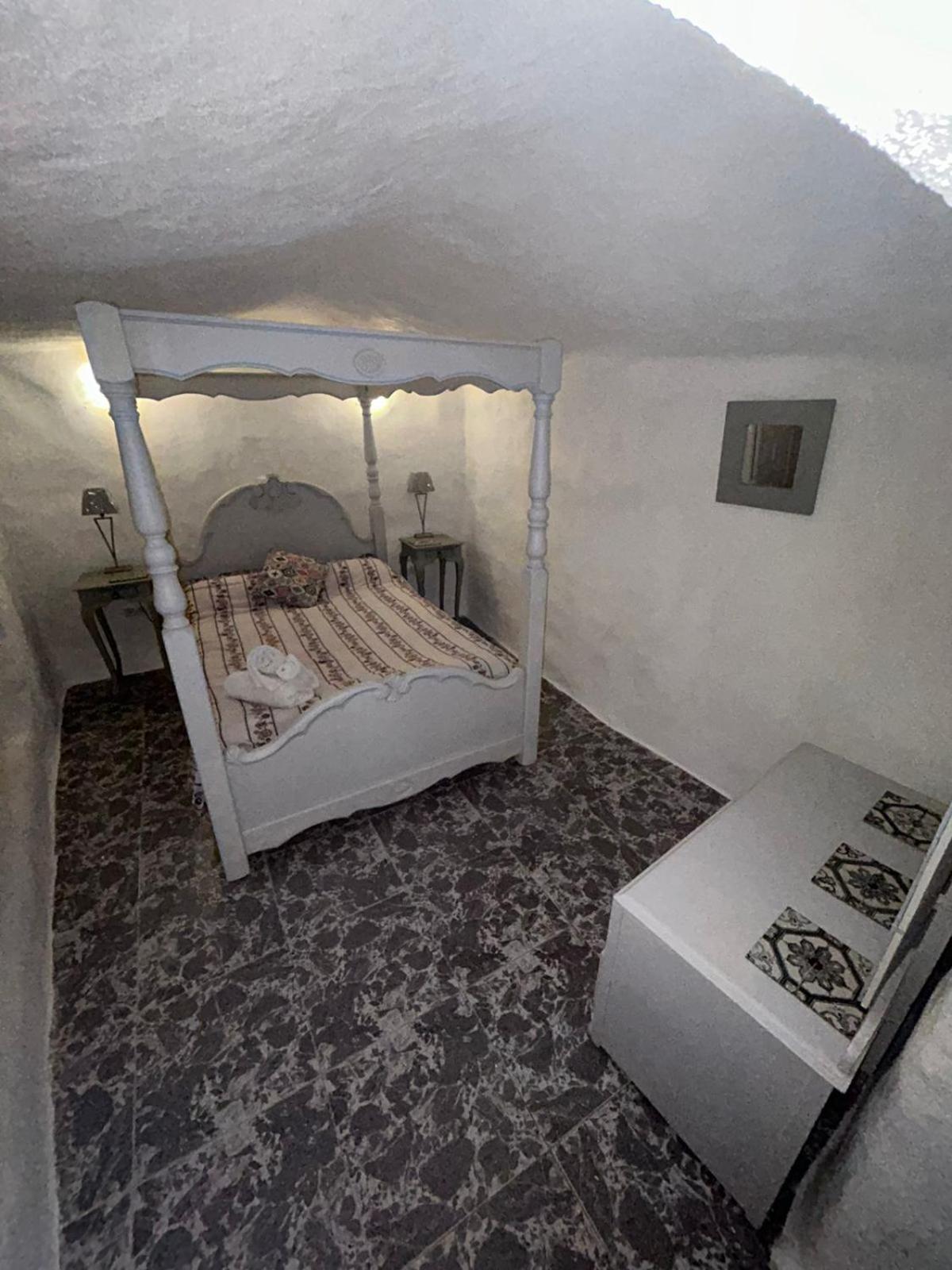 The Crystal Cave Villa Zujar Bagian luar foto