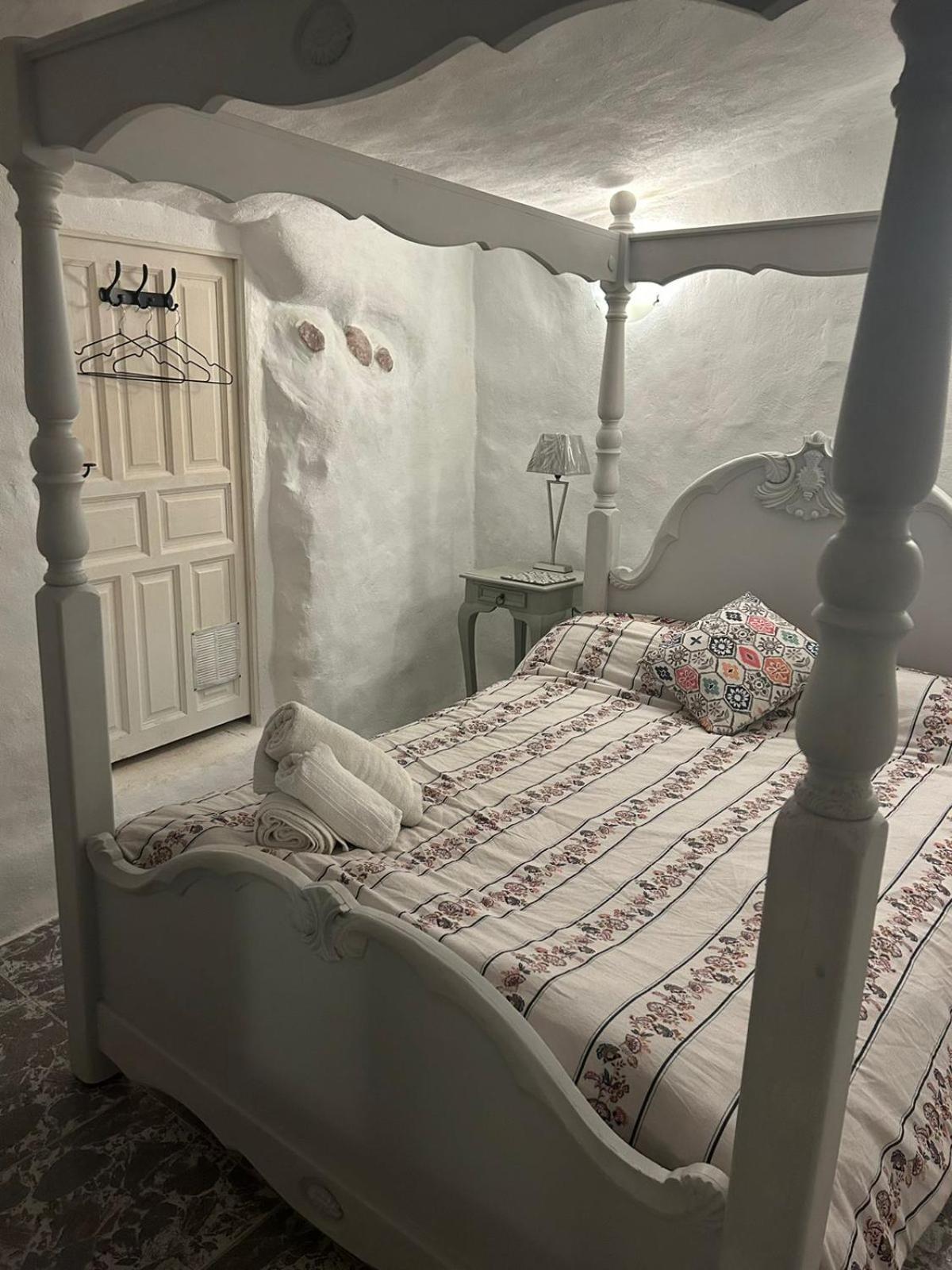 The Crystal Cave Villa Zujar Bagian luar foto